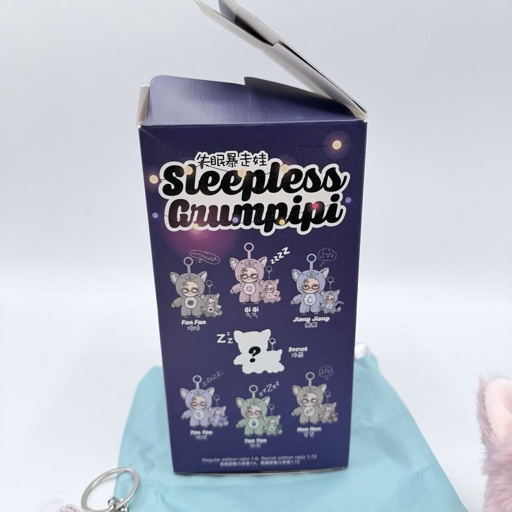 Sleepless Grumpipi Vinyl Face Plush Pendant Pink Keychain Card Confirmed QI QI - Picture 6 of 14